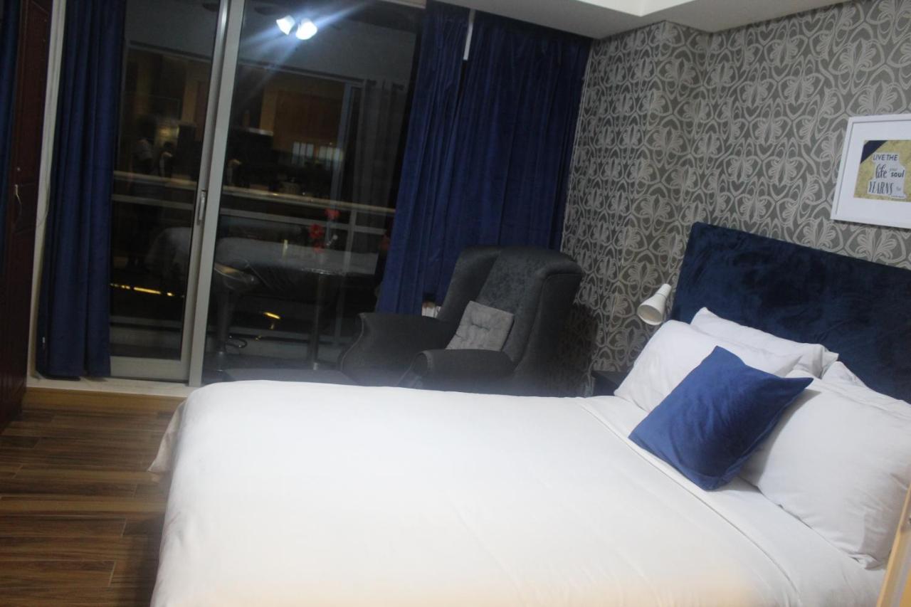 Azure Urban Resort A4 Near Airport Mall With Wavepool Paranaque City 外观 照片