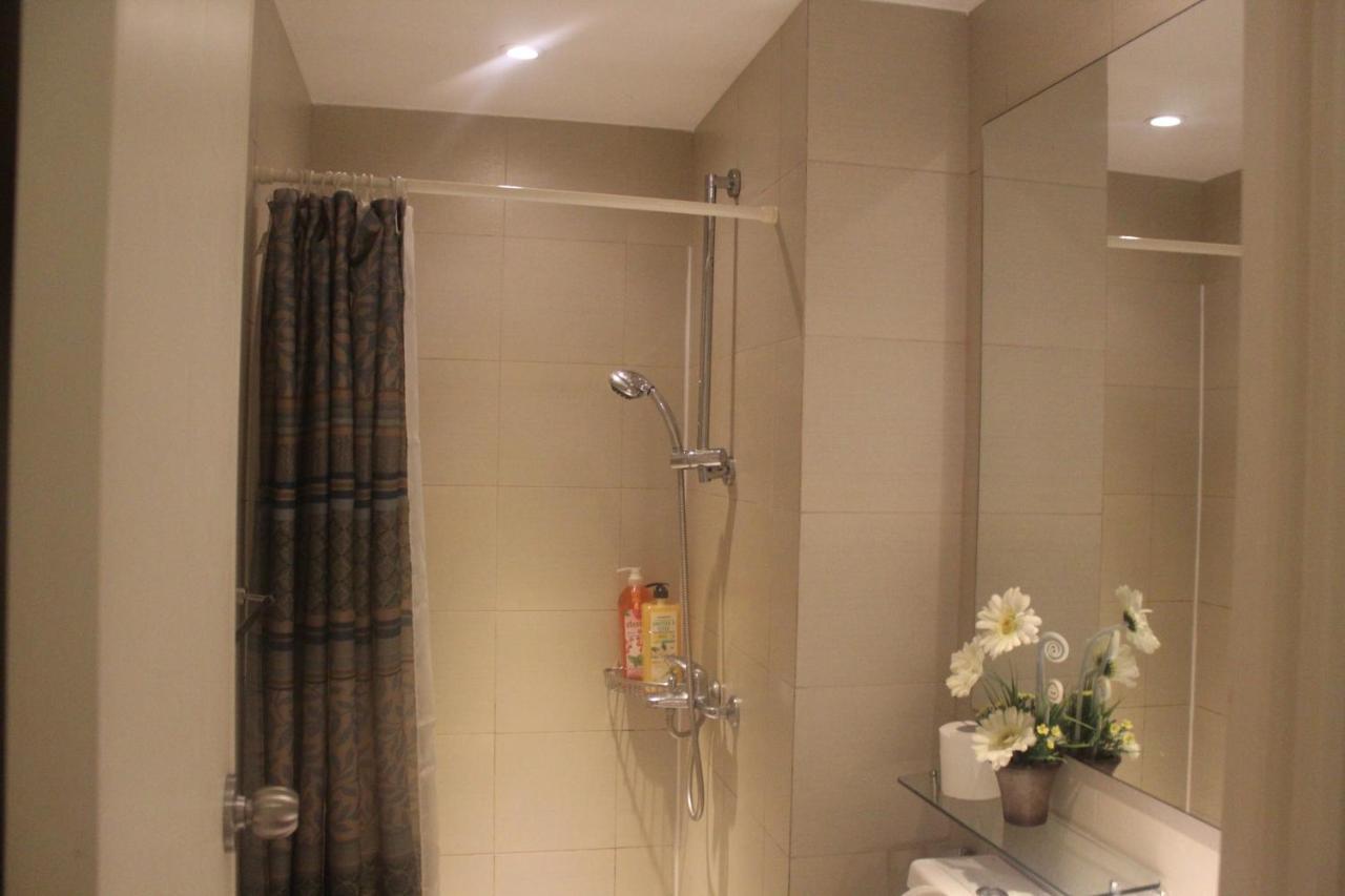 Azure Urban Resort A4 Near Airport Mall With Wavepool Paranaque City 外观 照片