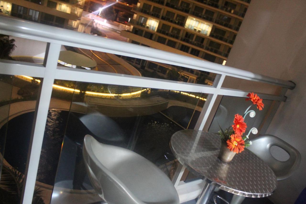 Azure Urban Resort A4 Near Airport Mall With Wavepool Paranaque City 外观 照片