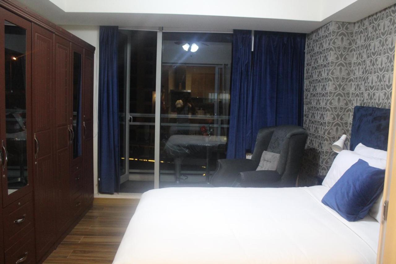 Azure Urban Resort A4 Near Airport Mall With Wavepool Paranaque City 外观 照片