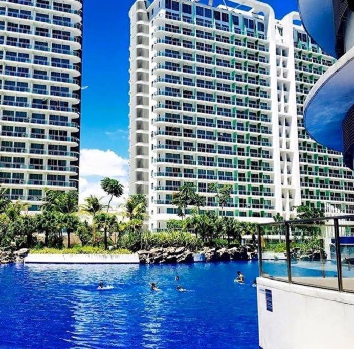 Azure Urban Resort A4 Near Airport Mall With Wavepool Paranaque City 外观 照片