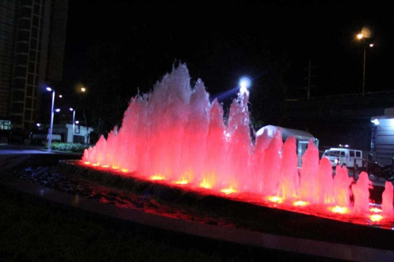 Azure Urban Resort A4 Near Airport Mall With Wavepool Paranaque City 外观 照片