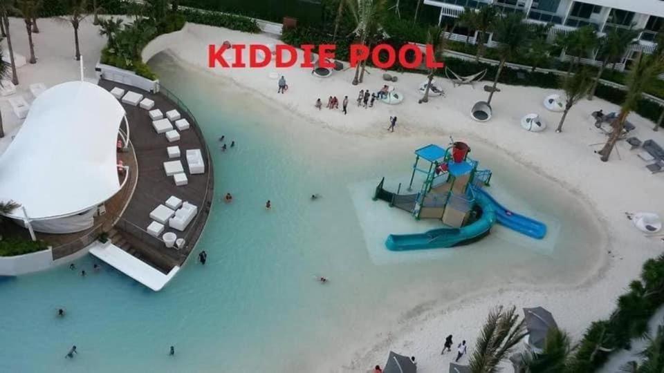 Azure Urban Resort A4 Near Airport Mall With Wavepool Paranaque City 外观 照片