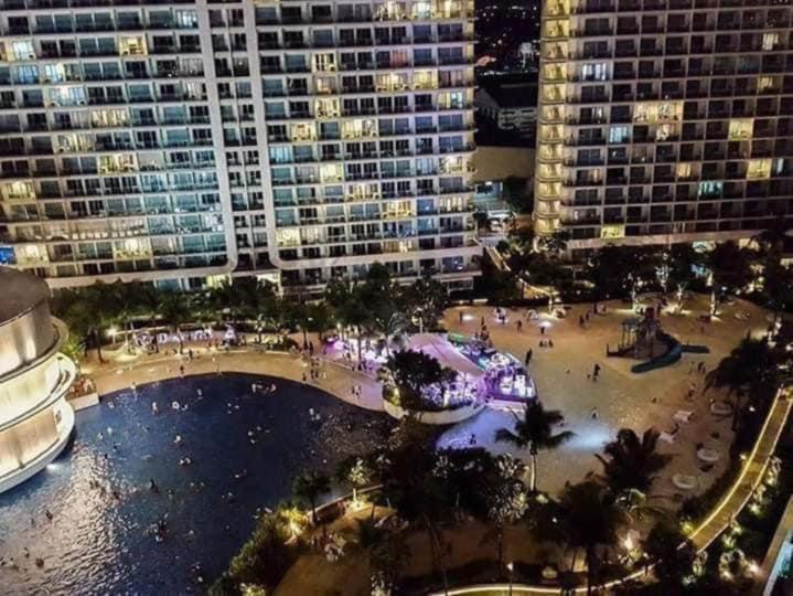 Azure Urban Resort A4 Near Airport Mall With Wavepool Paranaque City 外观 照片