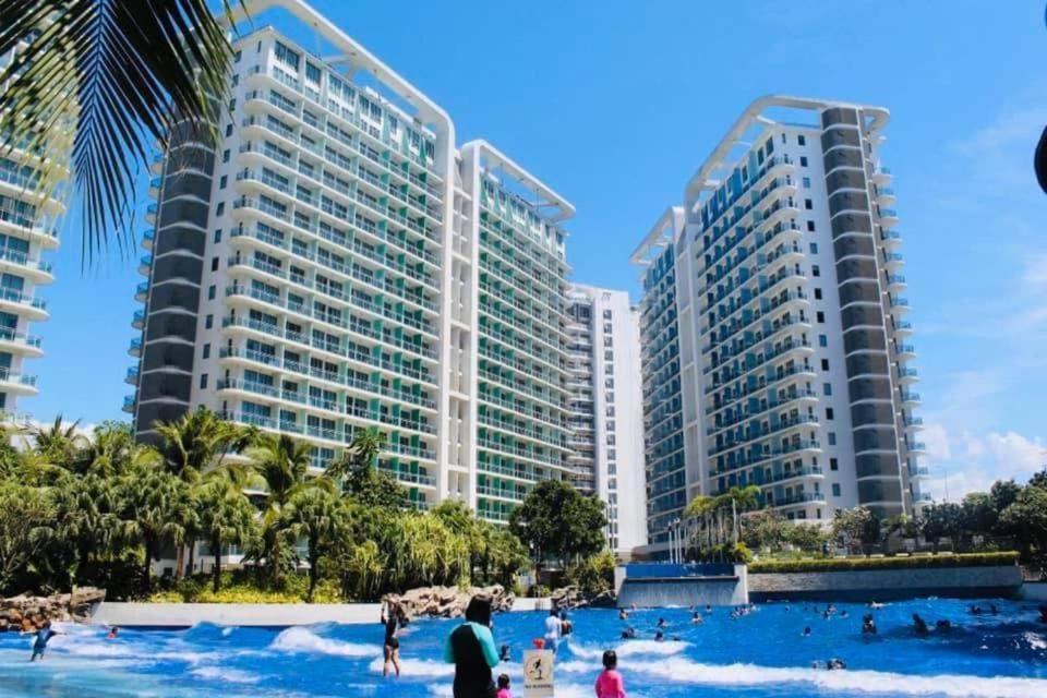 Azure Urban Resort A4 Near Airport Mall With Wavepool Paranaque City 外观 照片