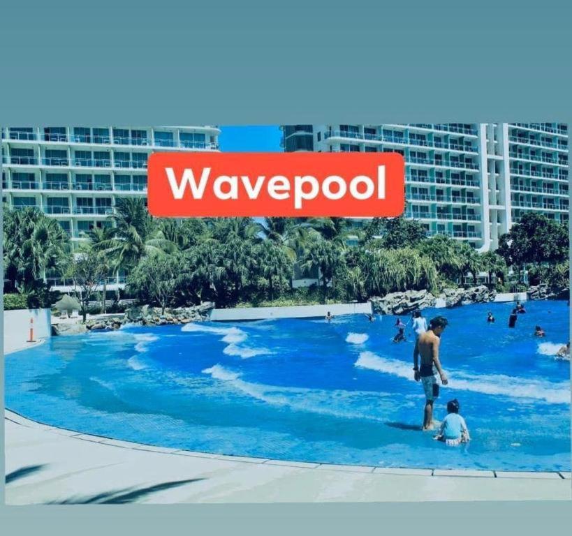 Azure Urban Resort A4 Near Airport Mall With Wavepool Paranaque City 外观 照片